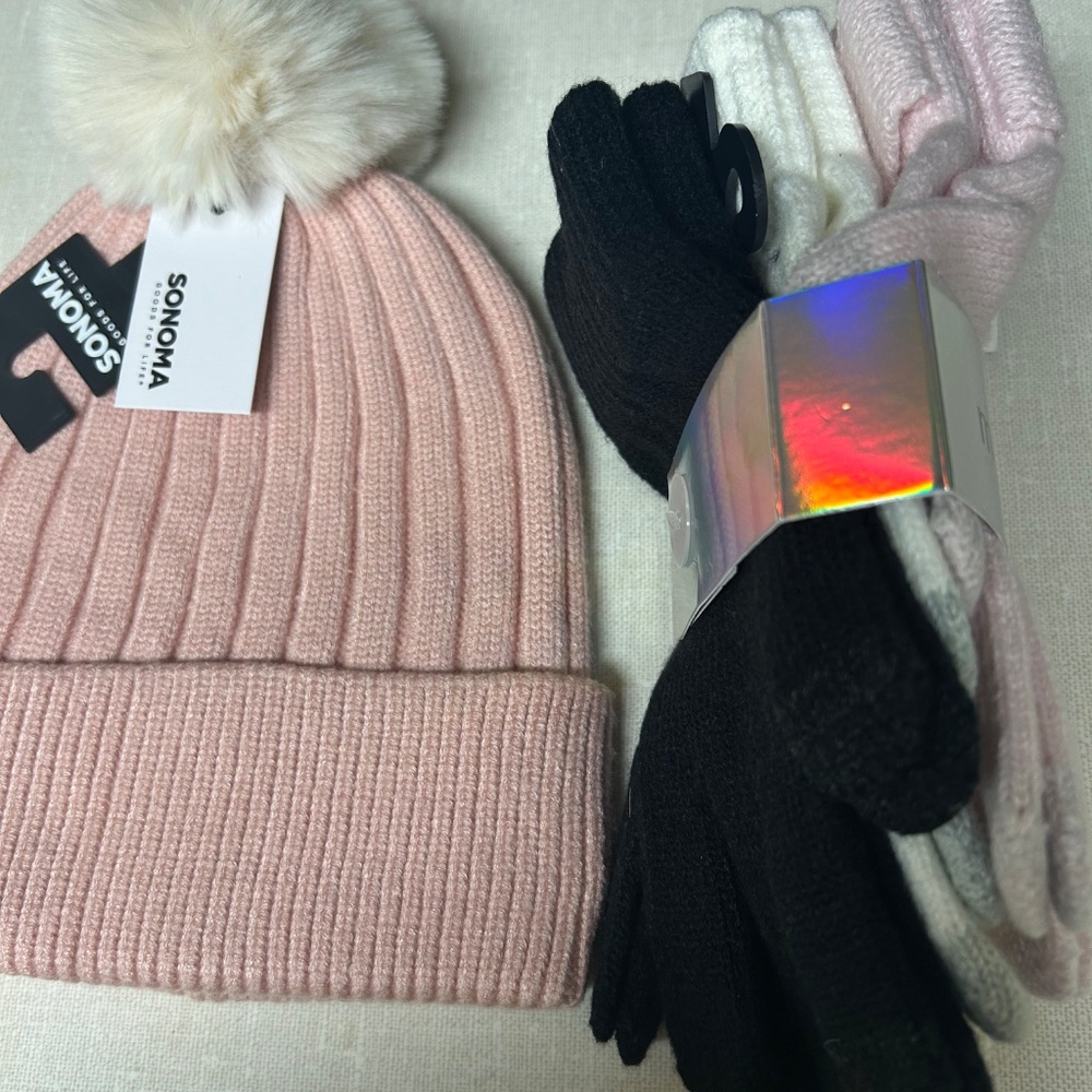 Madden Girl Gloves And Hat Bundle - Picture 2 of 2